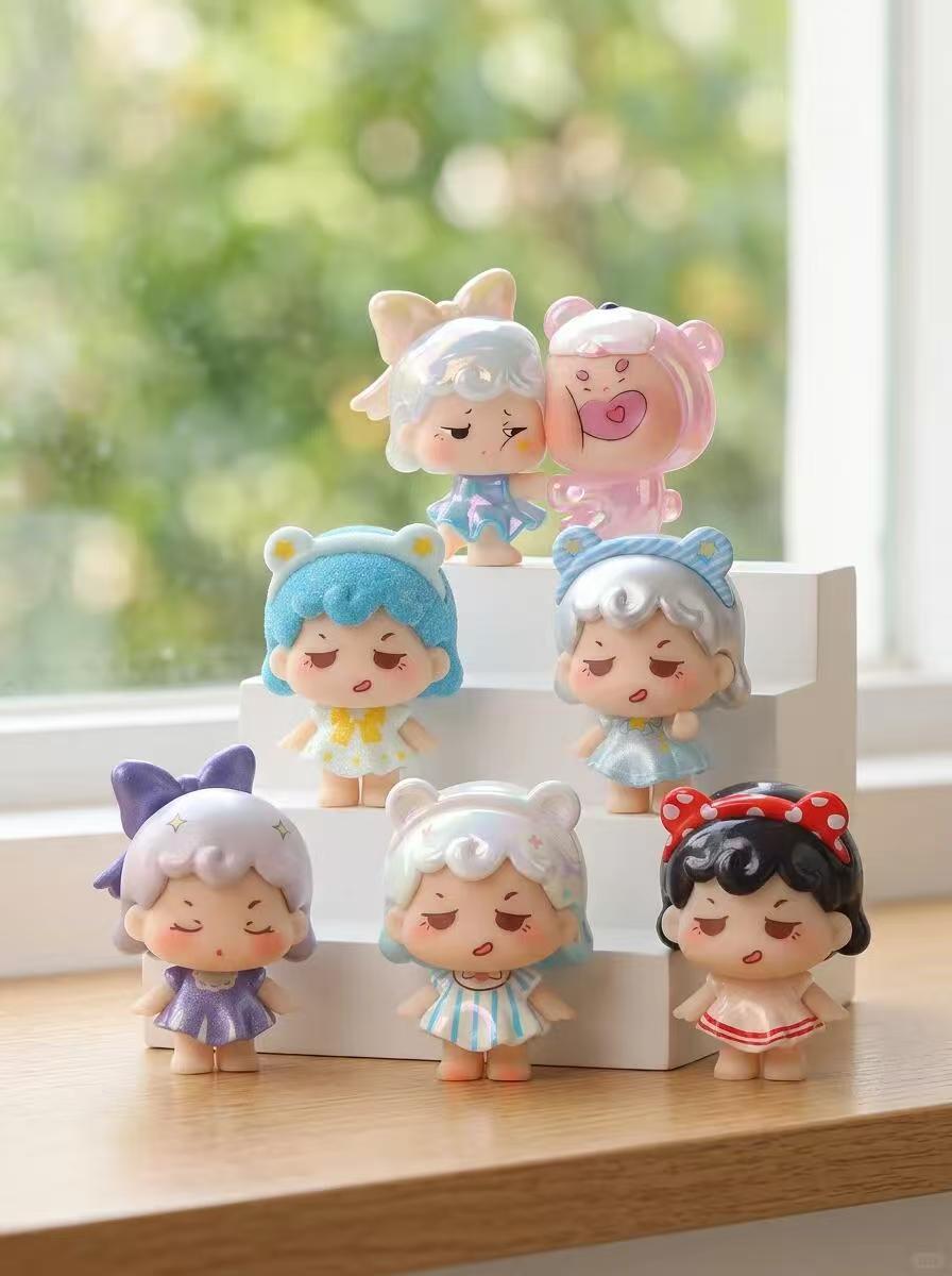 MENG DA NA -THE DOLL DANCING WITH THE LITTLE BEAR SERIES