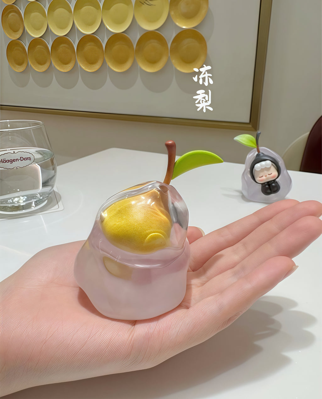 WUWU-FROZEN PEAR FIGURE LIMITED 150 PICES