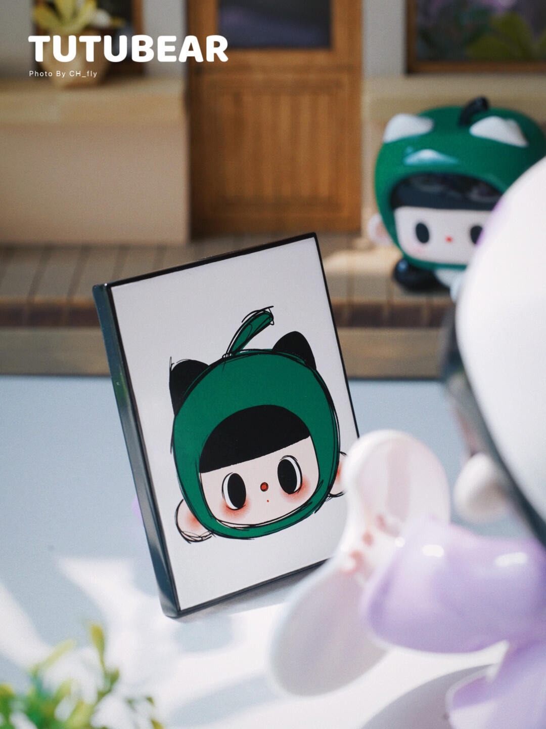 TUTUBEAR-LITTLE ARTIST-GREEN APLLE FIGURE