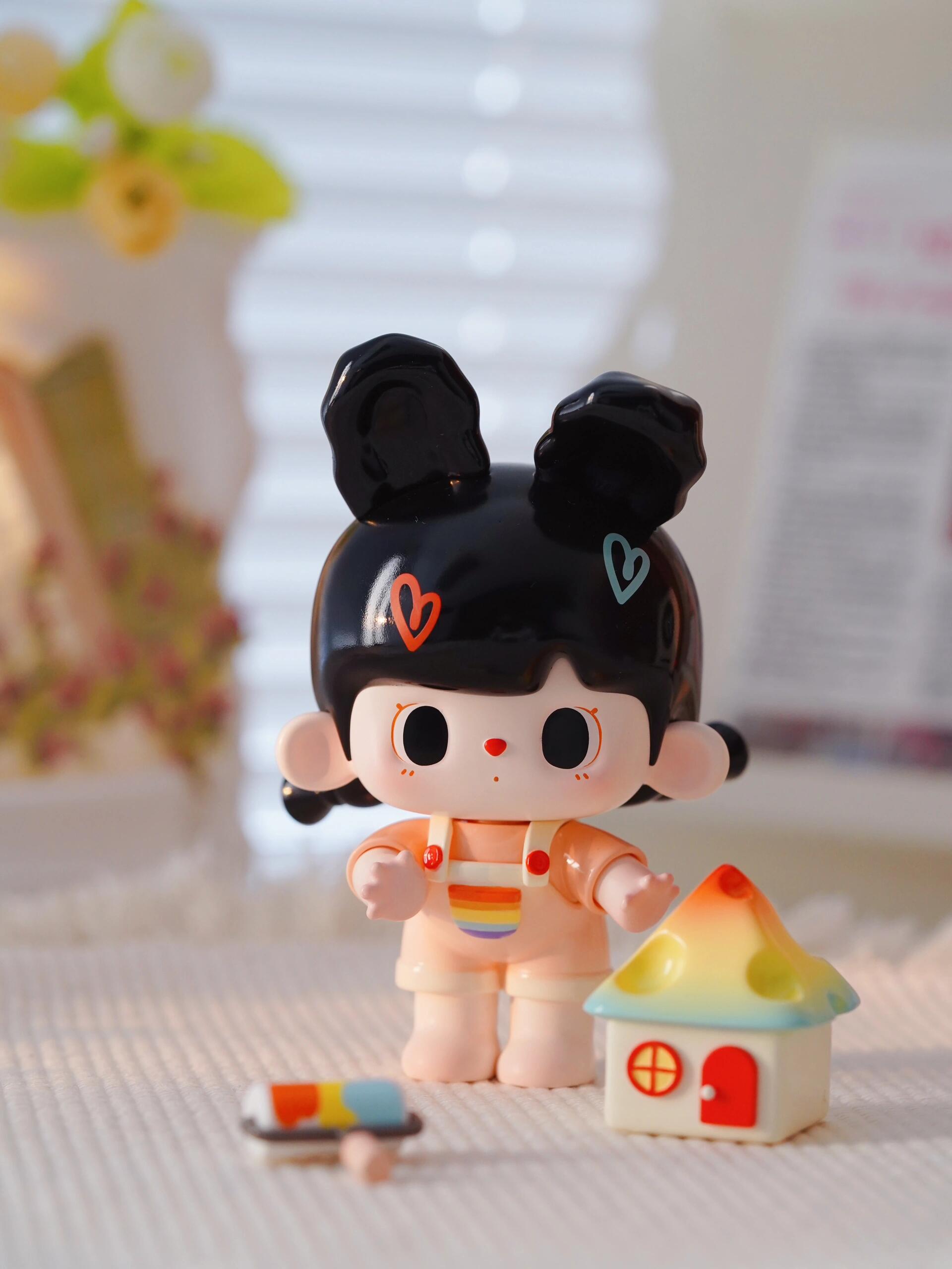 TUTUBEAR-LITTLE RAINBOW  PAINTER FIGURE- WORLD WILD Limited 69 PICES