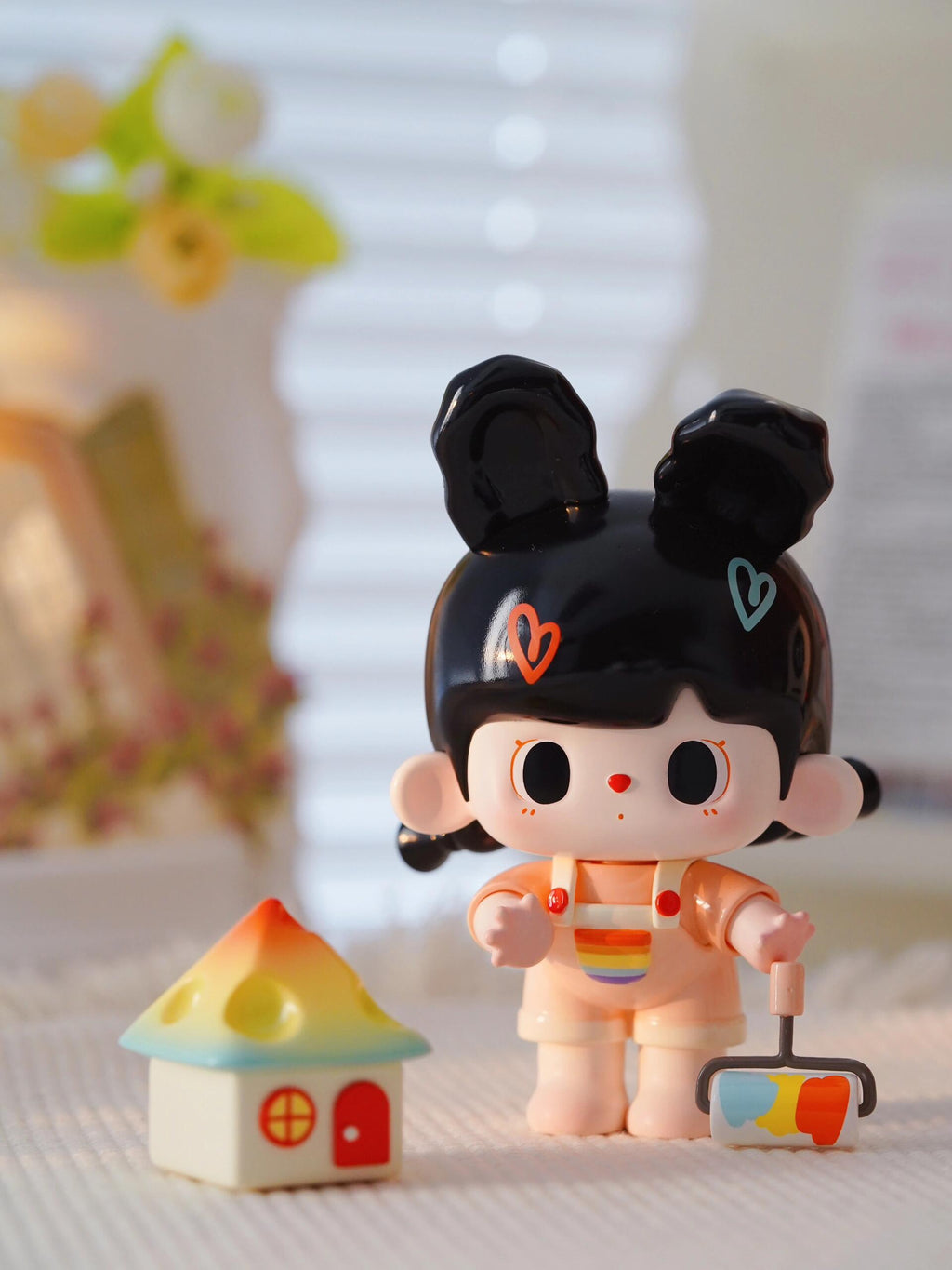 TUTUBEAR-LITTLE RAINBOW  PAINTER FIGURE- WORLD WILD Limited 69 PICES
