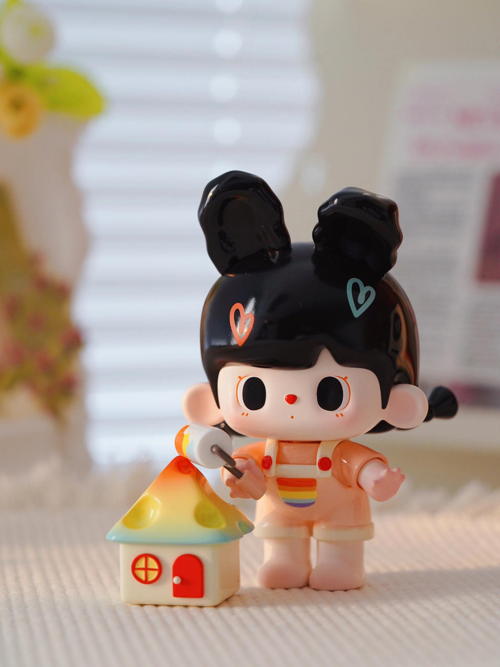 TUTUBEAR-LITTLE RAINBOW  PAINTER FIGURE- WORLD WILD Limited 69 PICES
