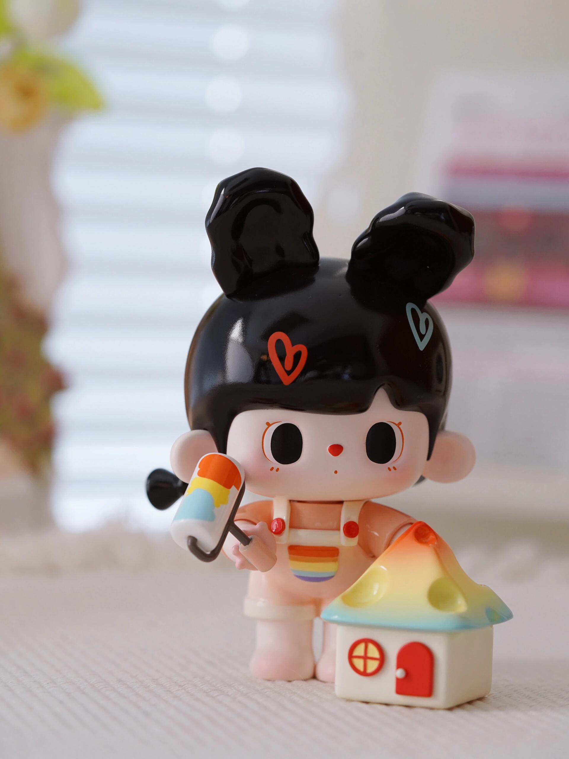 TUTUBEAR-LITTLE RAINBOW  PAINTER FIGURE- WORLD WILD Limited 69 PICES