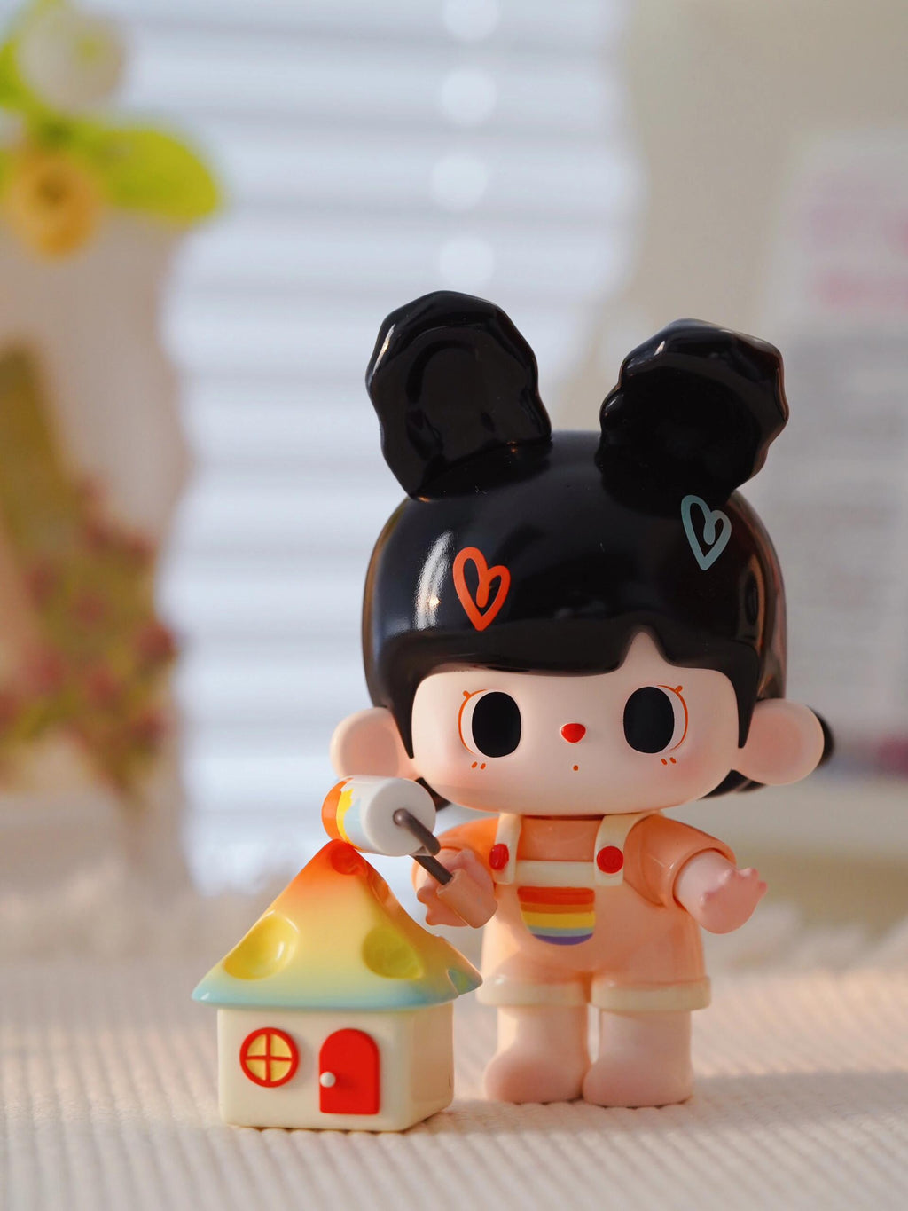 TUTUBEAR-LITTLE RAINBOW  PAINTER FIGURE- WORLD WILD Limited 69 PICES