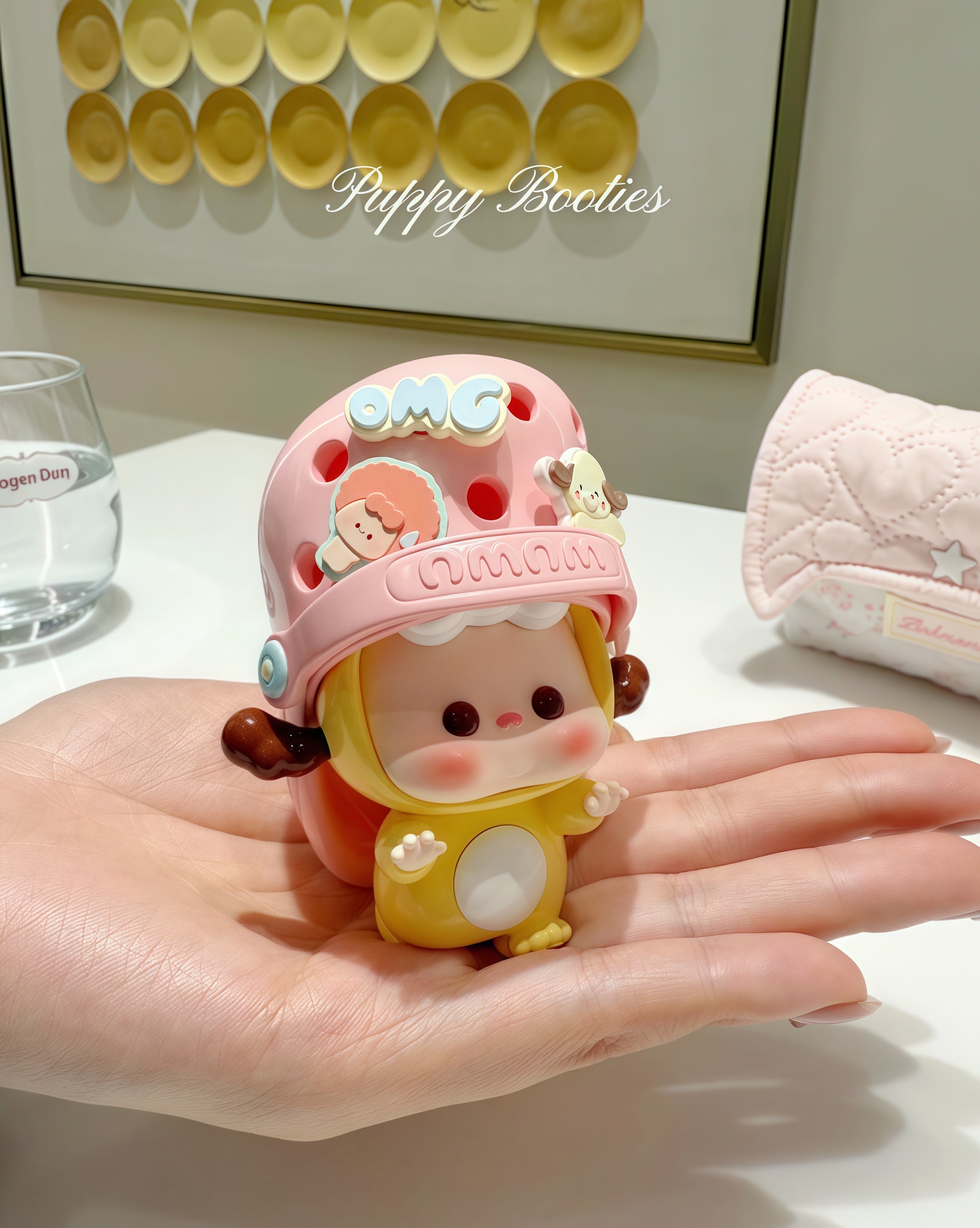 WUWU-PINK CROSS WUWU LIMITED FIGURE