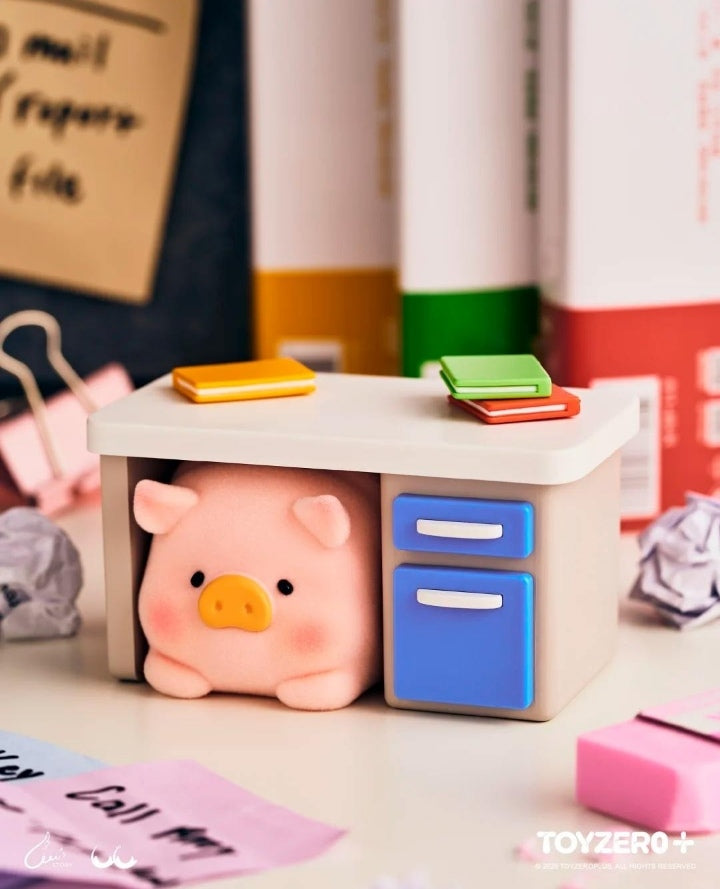 LULU THE PIG -LULU AT WORK SERIES FIGURE