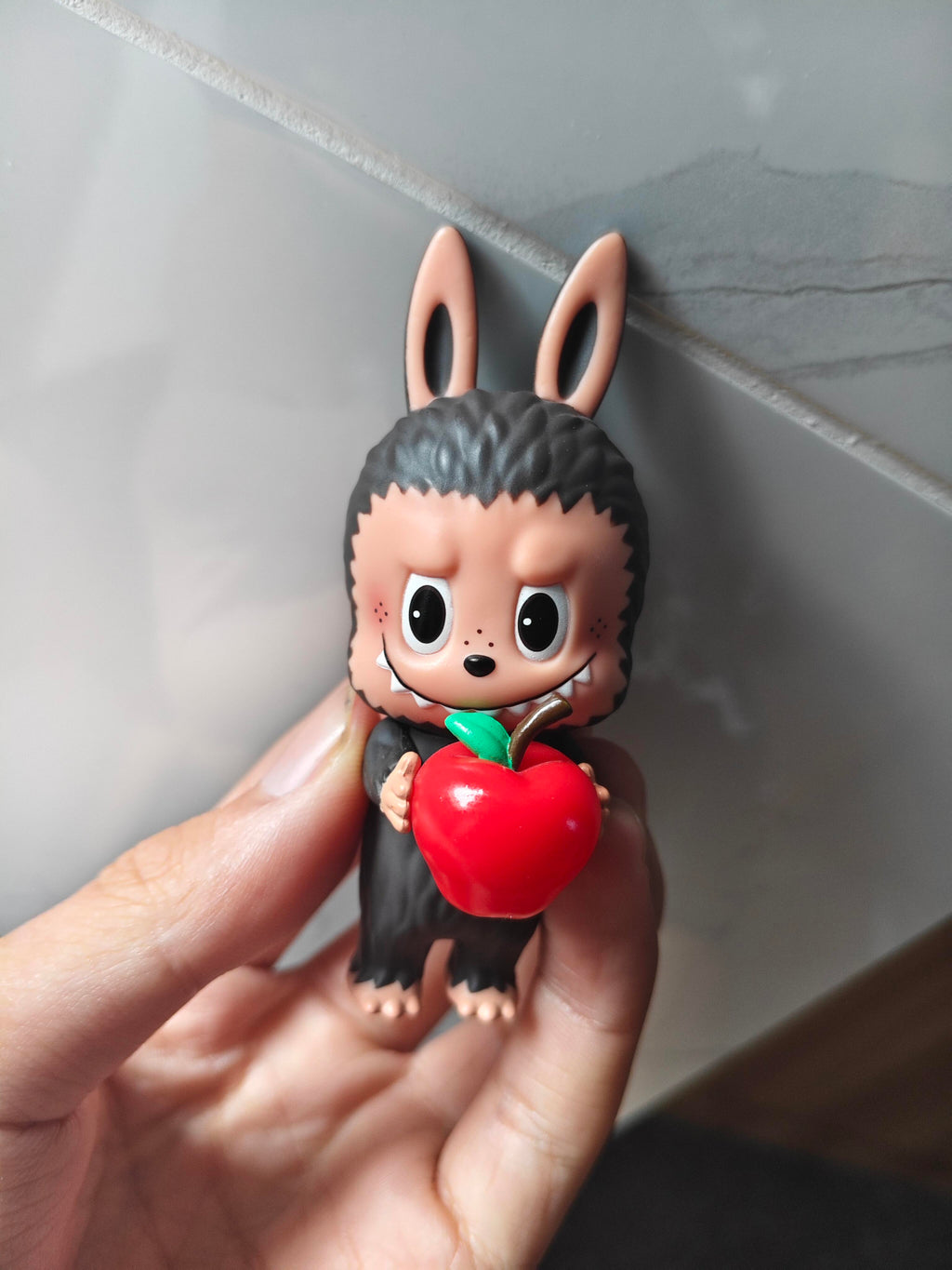 LABUBU-RED APPLE