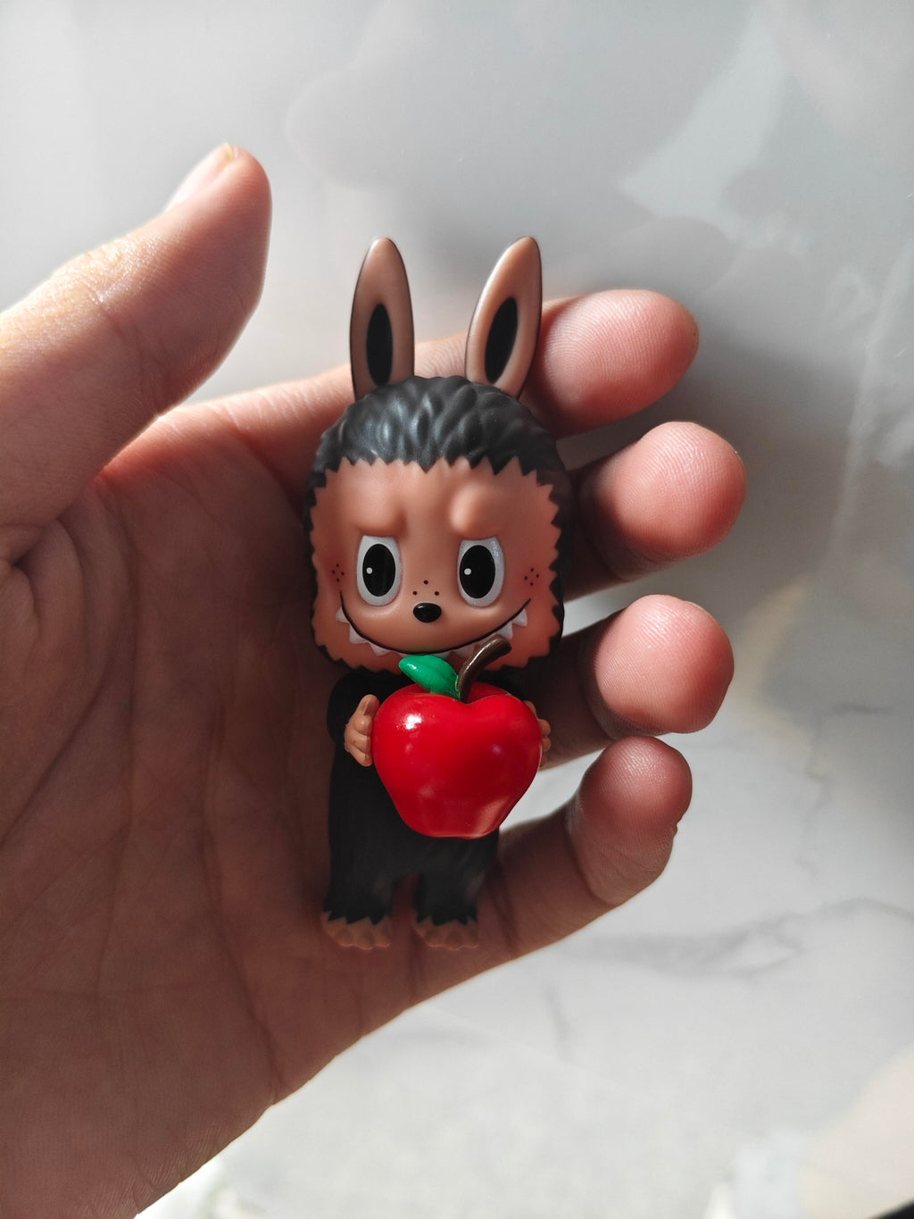 LABUBU-RED APPLE