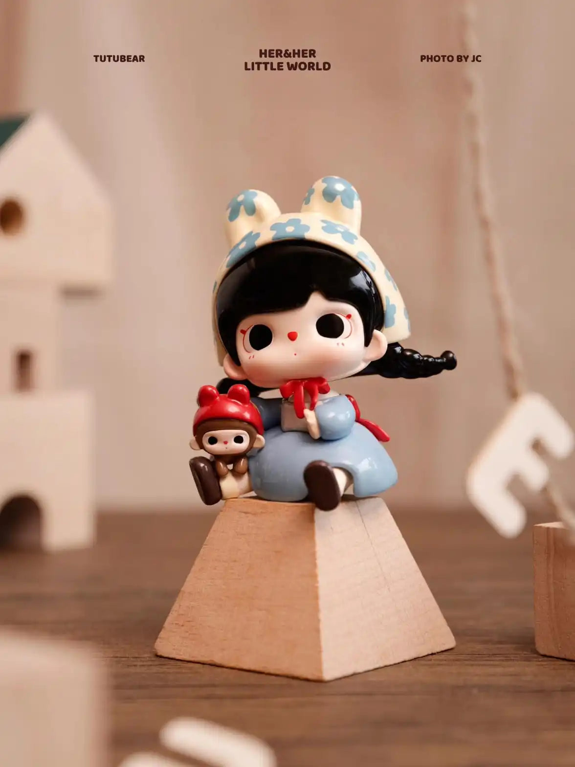 TUTUBEAR - SHE AND HER LITTLE WORLD FIGURES