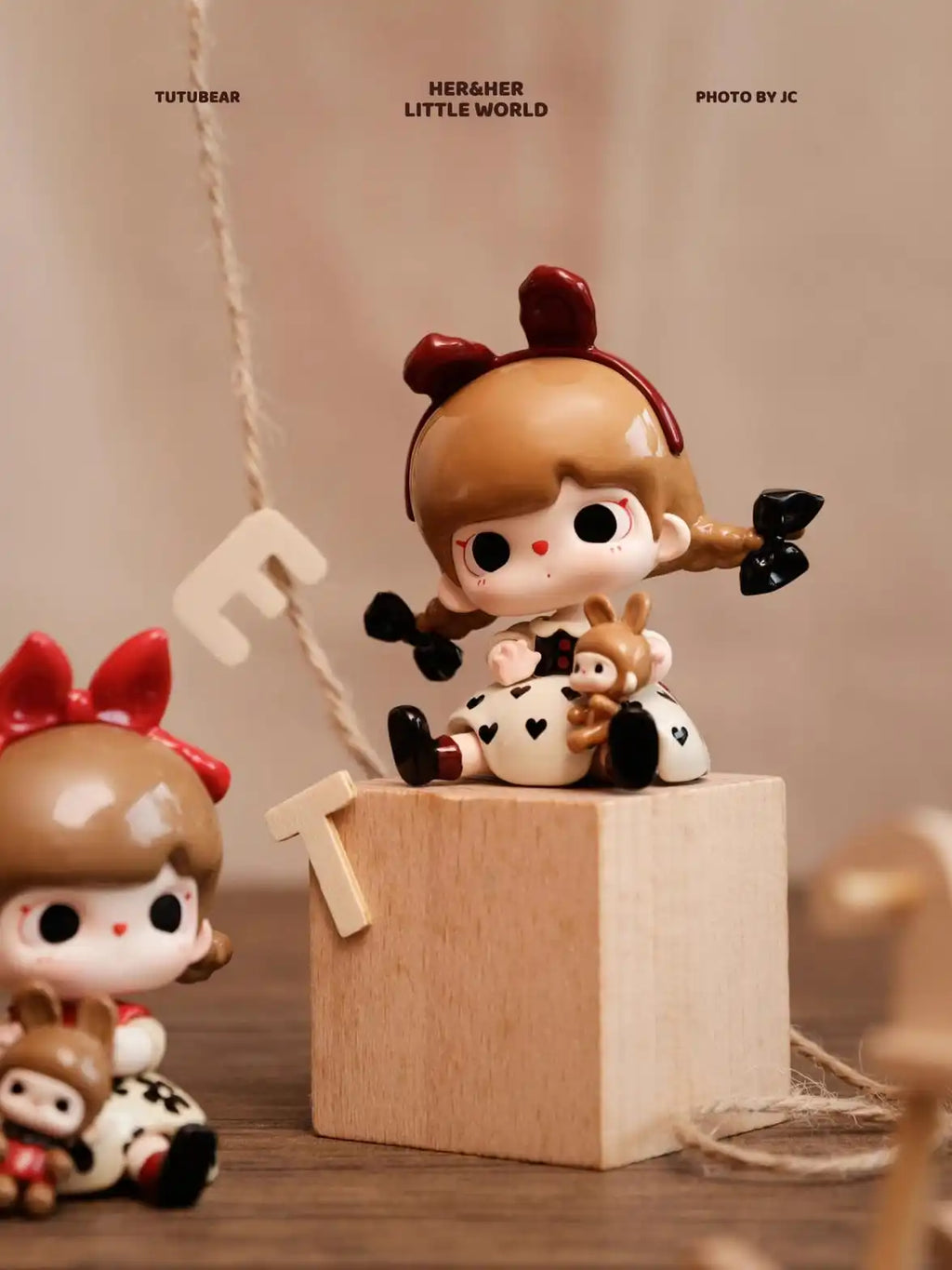 TUTUBEAR - SHE AND HER LITTLE WORLD FIGURES