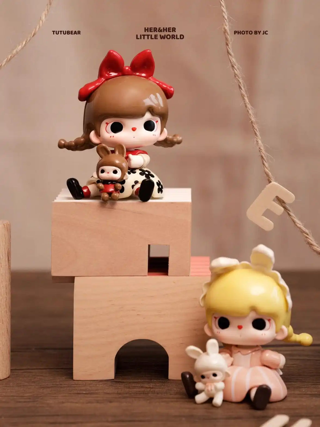 TUTUBEAR - SHE AND HER LITTLE WORLD FIGURES