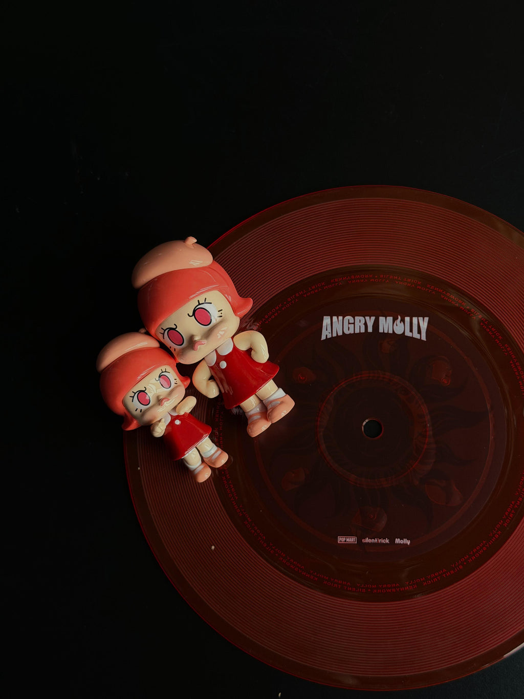 MOLLY 20 YEAR ANNIVERSARY BEIJING EXHIBITION -ANGERY MOLLY SINGAL RECORD SET-MI