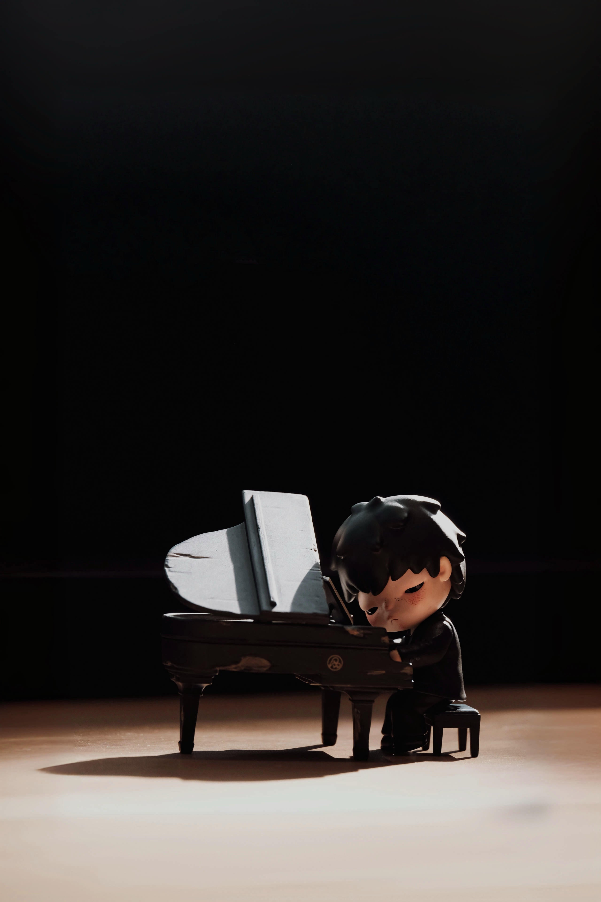 HIRONO - The Pianist Hang Card Limited Figure